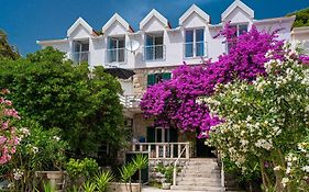Aurora Beachfront Luxury Rooms&Suites